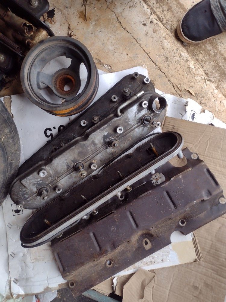 LS Rocker Arms, Valve Covers, Stock Pushrods 5.3 Balancer