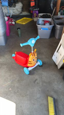 Skip Hop 3-in-1 Baby Activity Push Walker to Toddler Scooter, Daniel Tiger