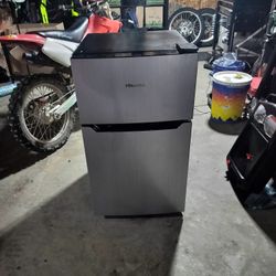 HISENSE Refrigerator 