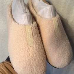 Bombas Slippers Women Size 9 New 