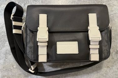 Coach -Excellent condition Men