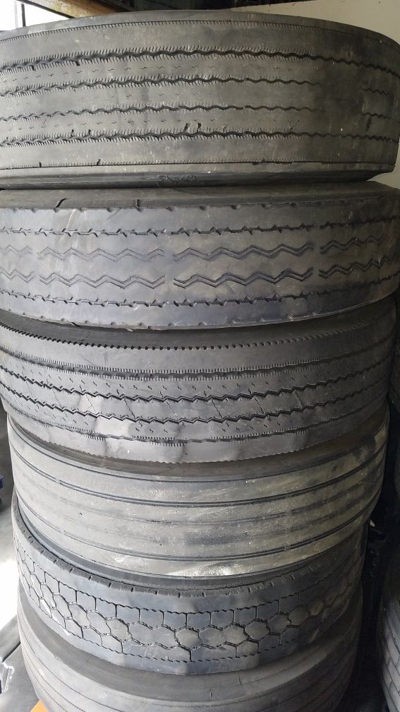Semi truck tires used, ONLY low pro 22.5 and 11r 22.5