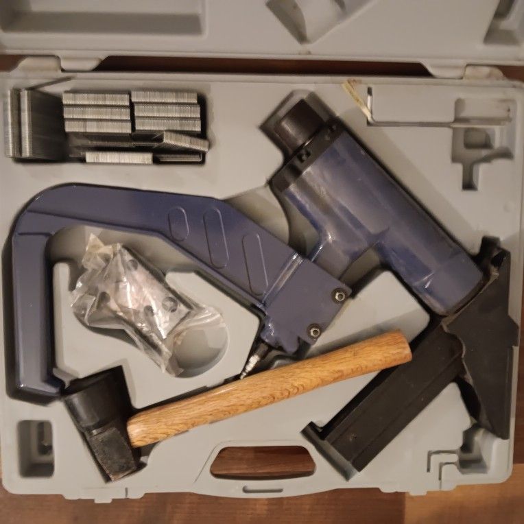 Hardwood Floor Install Nail Gun Like New