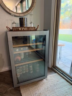 Insignia Beverage Cooler 130 Can  Mini Fridge