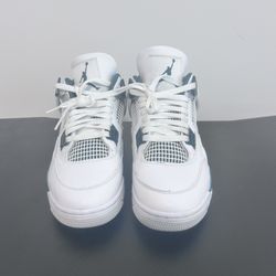     Jordan 4 Oxidized Green Size 8.5 – Clean & Lightly Used