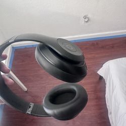 Beats Studio Pro