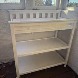 baby changing table 