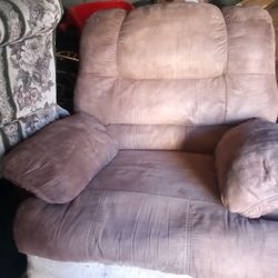 Large Recliner Used But Very Clean 