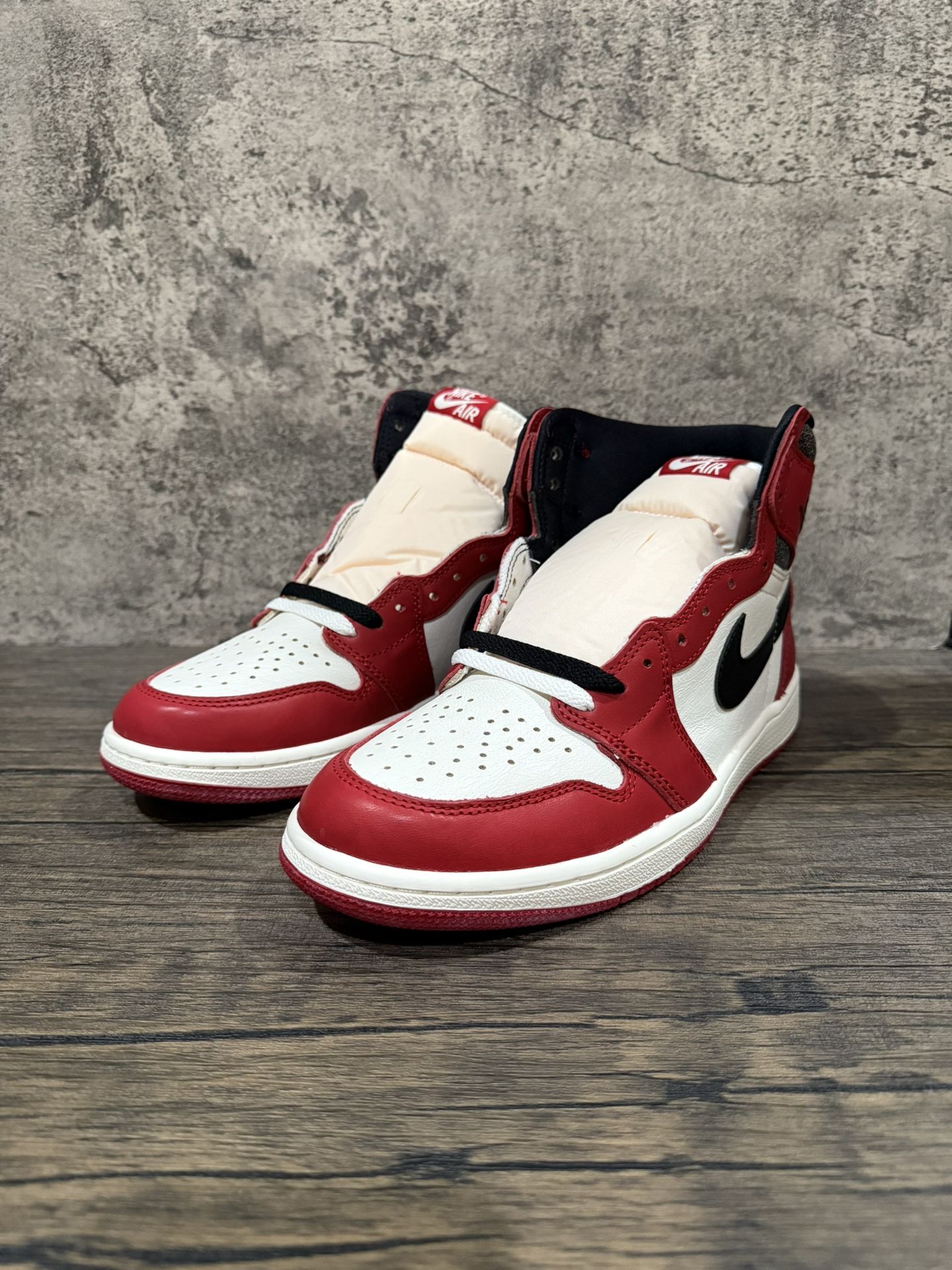 Jordan 1 High Retro Chicago Lost & Found Size 9 Mens Nike Air