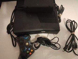 Xbox 360 slim 320GB W Wired Controller