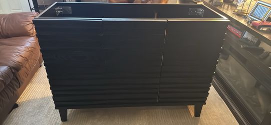 Swiss Madison Cascade Vanity In black 