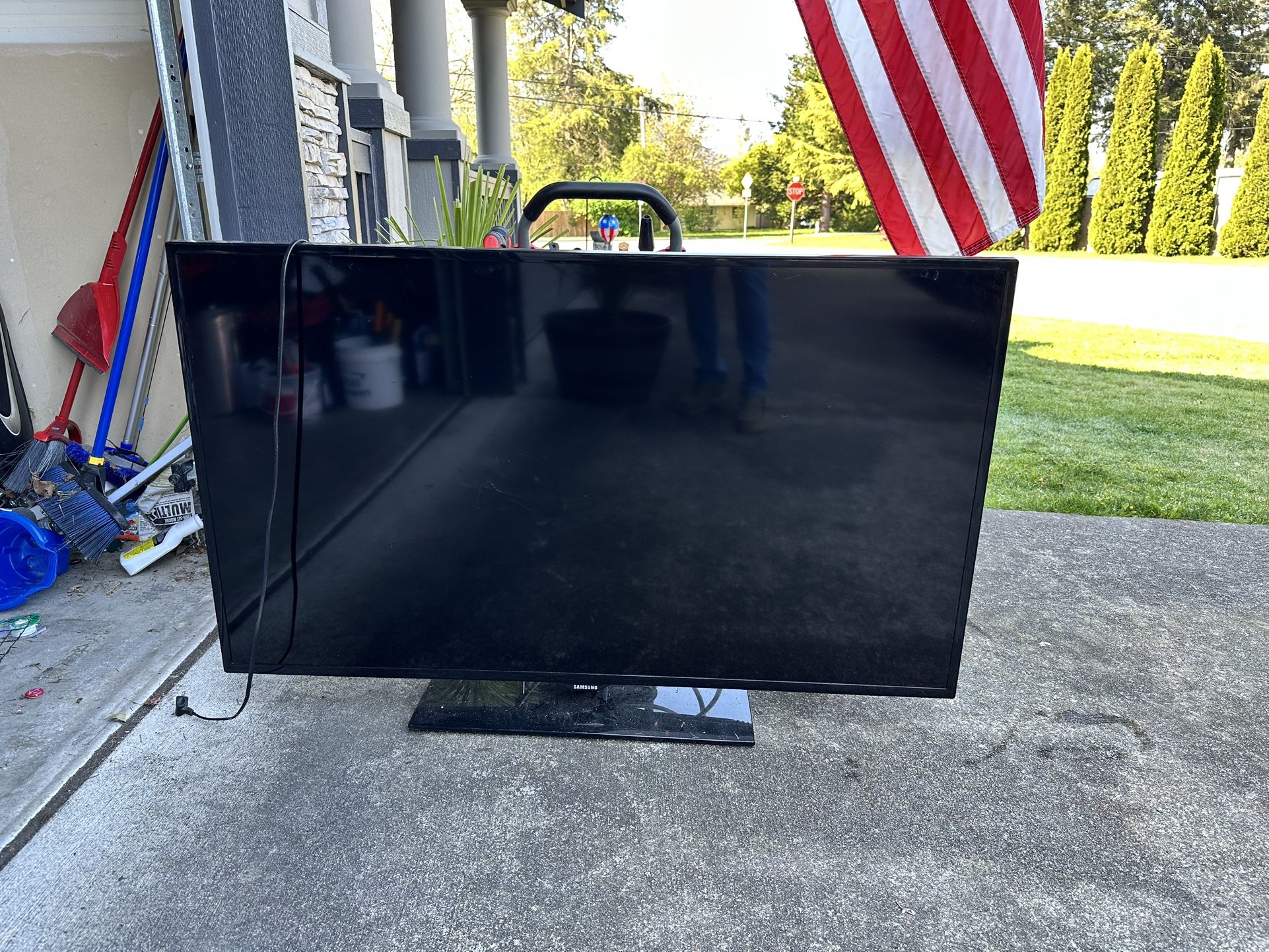 Samsung 55” TV 