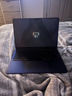 Black Macbook M2 !