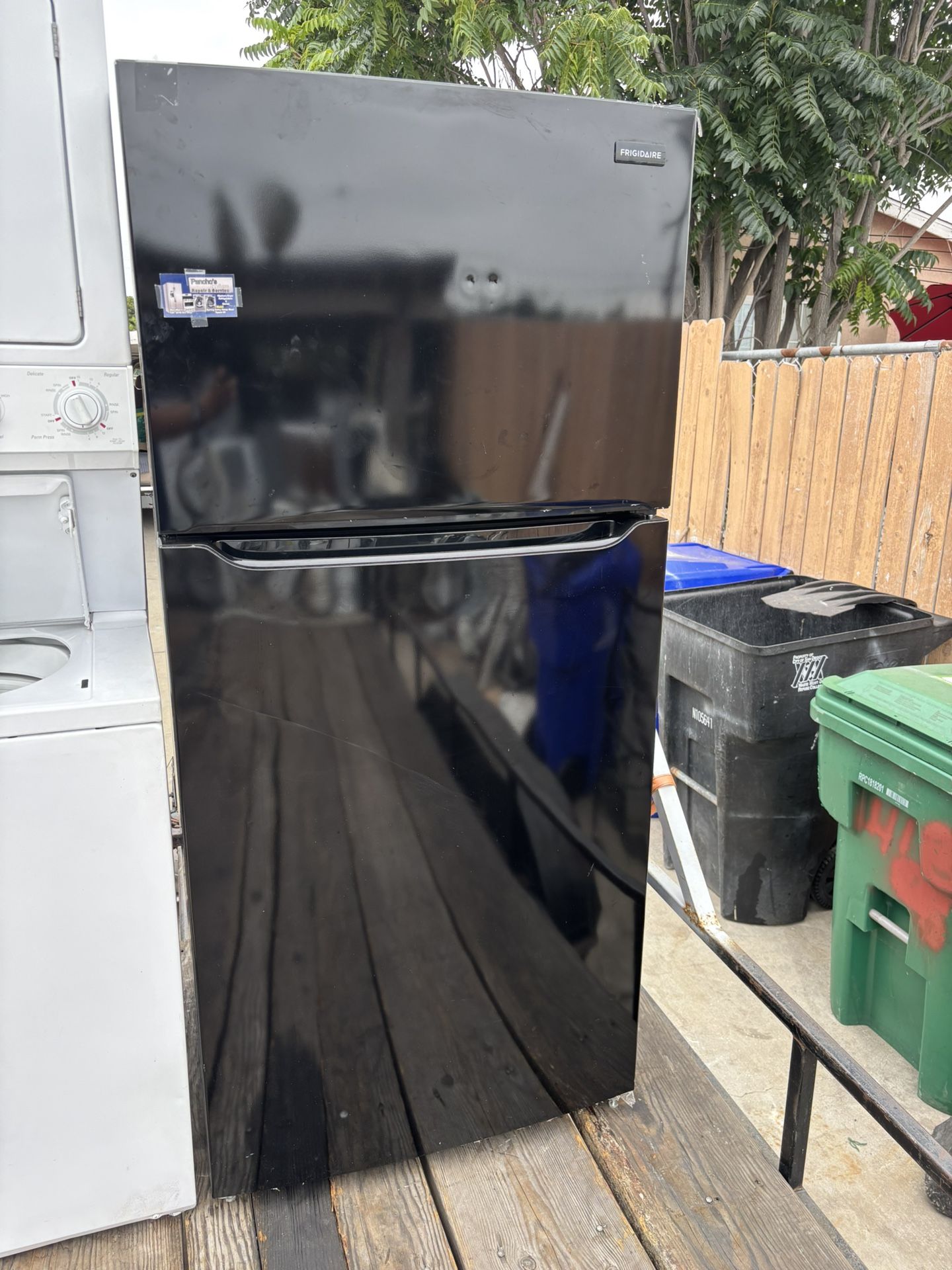 Refrigerator Frigidaire Black