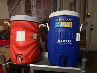 Igloo 5-Gallon Drink Coolers – Set of 2jugs