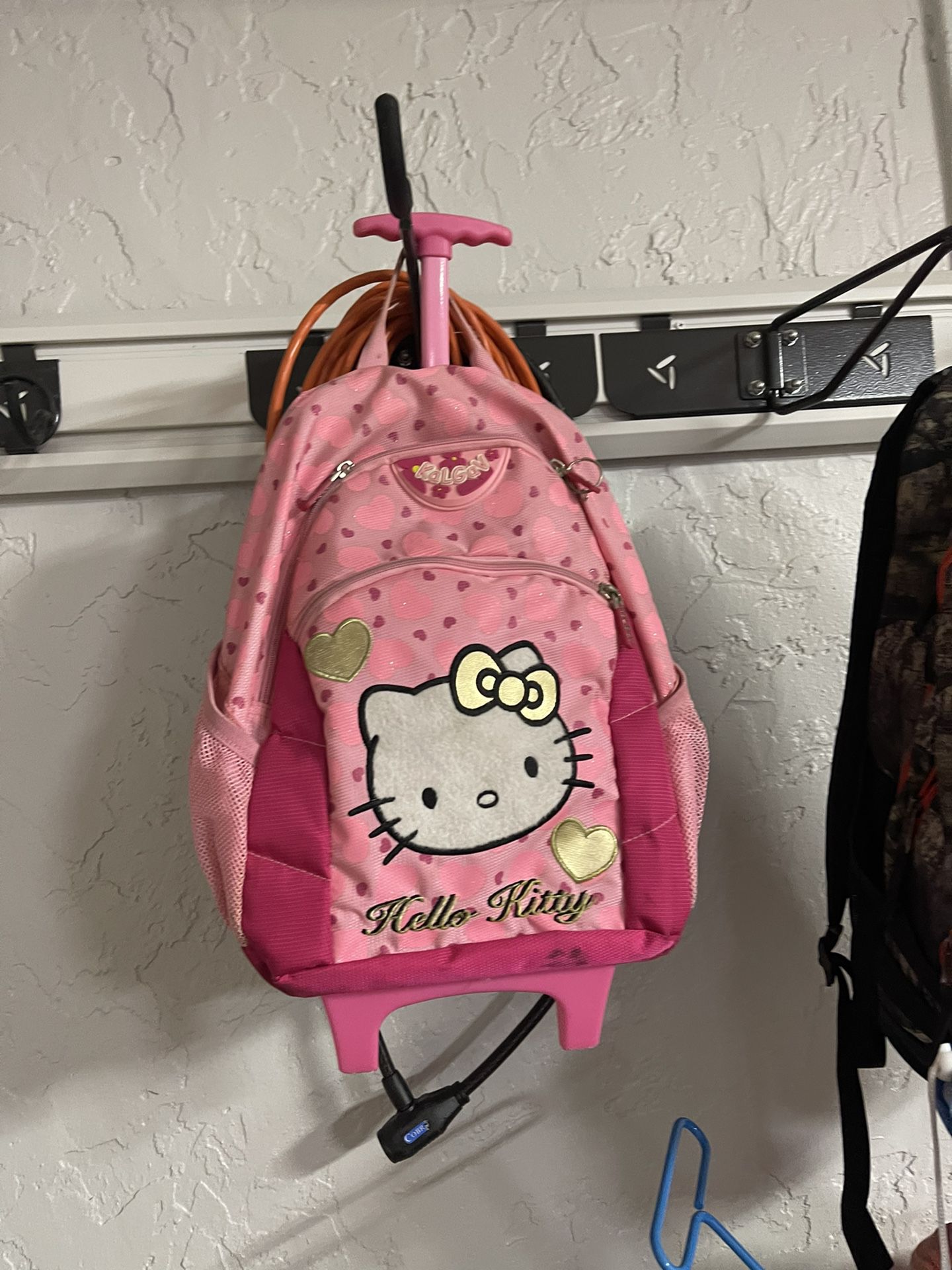 hello kitty roller backpack 