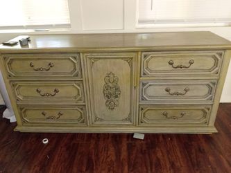 Dresser