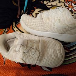 Baby Nike Sz 5