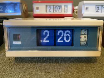 Vintage Copal 227 Flip Clocks for Sale in Gardena, CA - OfferUp
