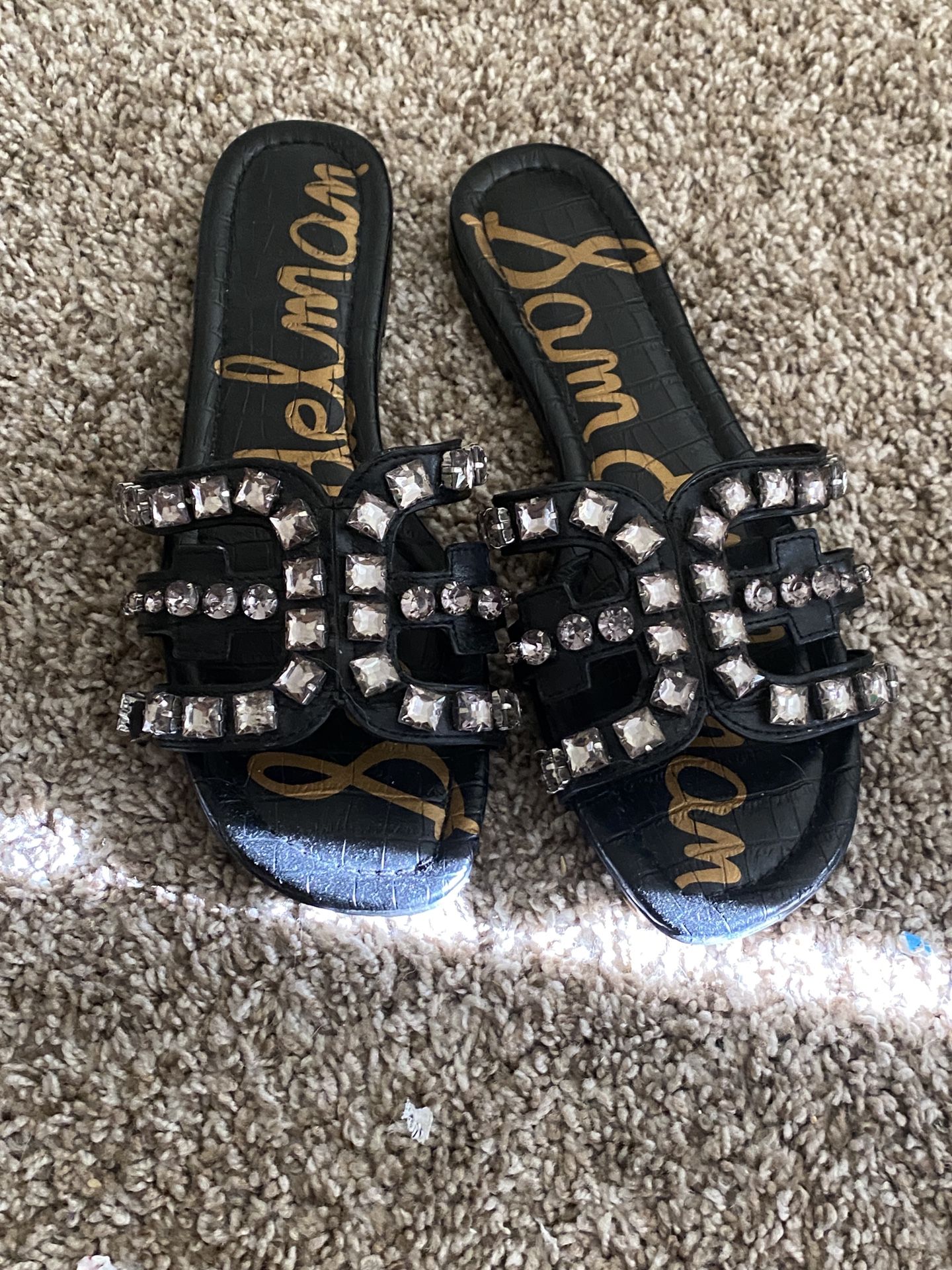 Flats/ Sandals