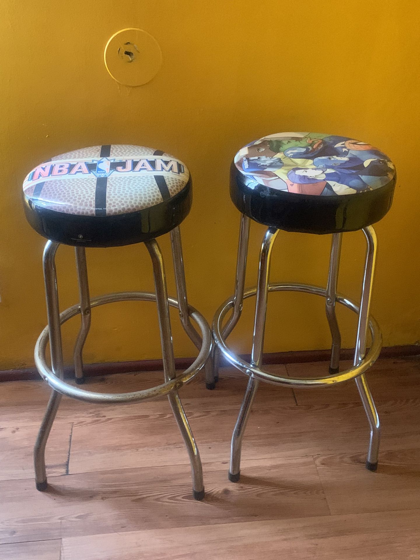 BAR STOOL