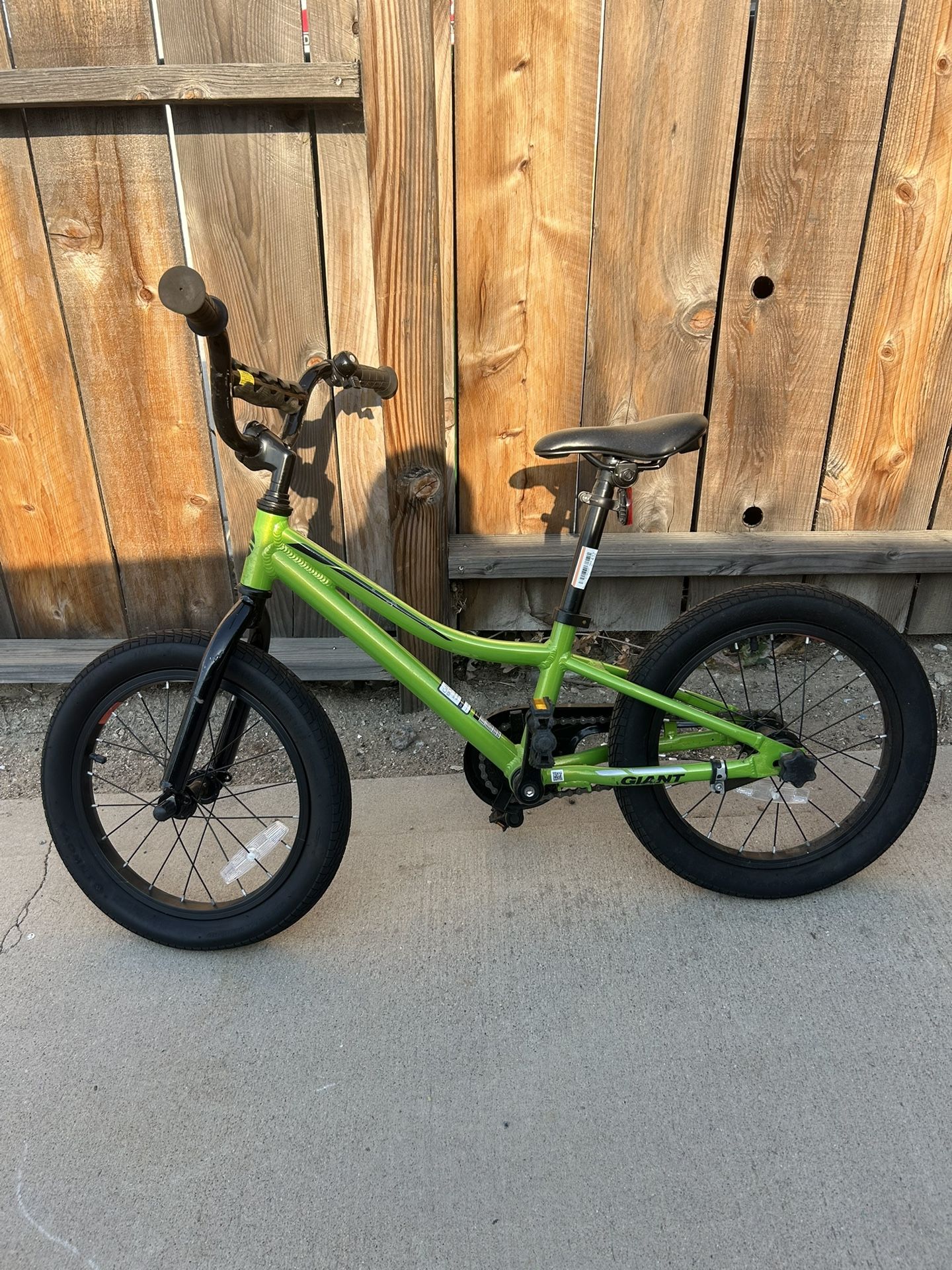 16” Kids Bike Giant Animator