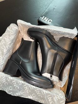 Women’s Boots Size 10!