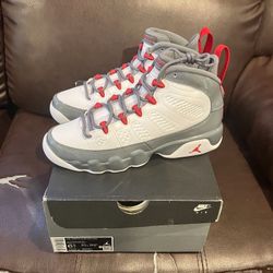 Nike Air Jordan 9 Retro Fire Red Size 6.5Y 8W