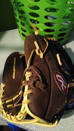 Kids baseball glove (12&1/2)