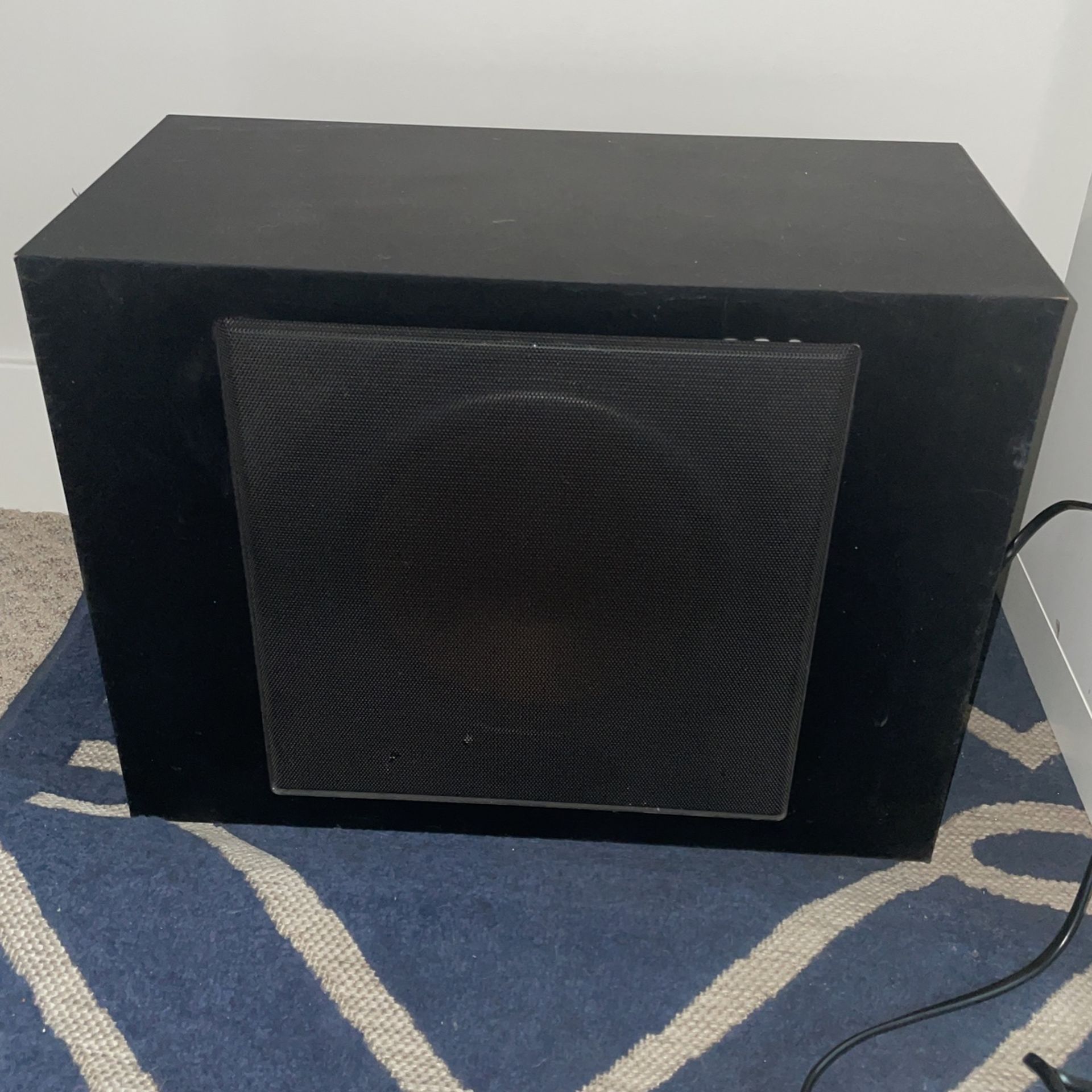 Klipsch R 20B Soundbar and Wireless Subwoofer