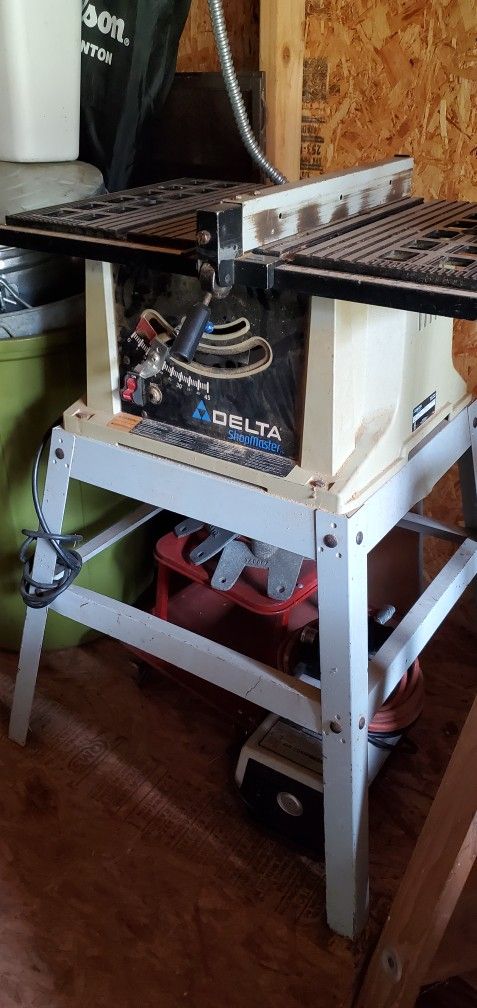 Delta Shopmaster 10" Bench Saw