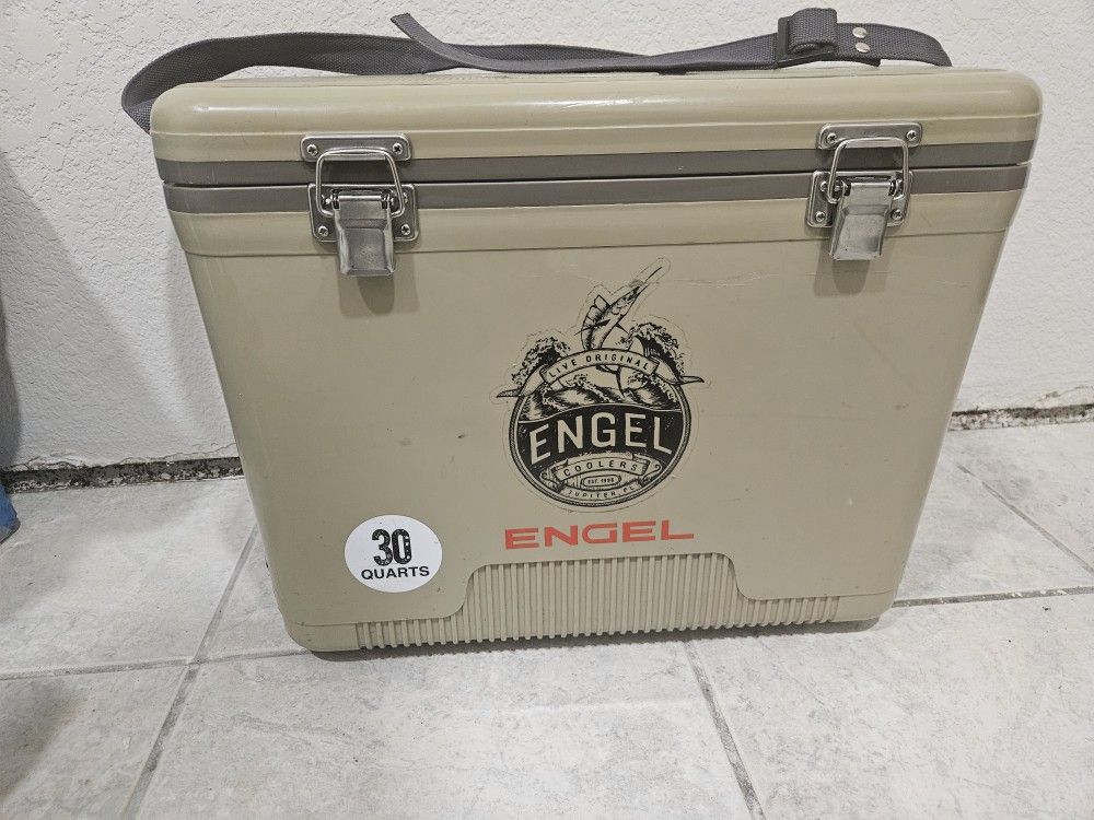 Engel 30 Qt. Cooler