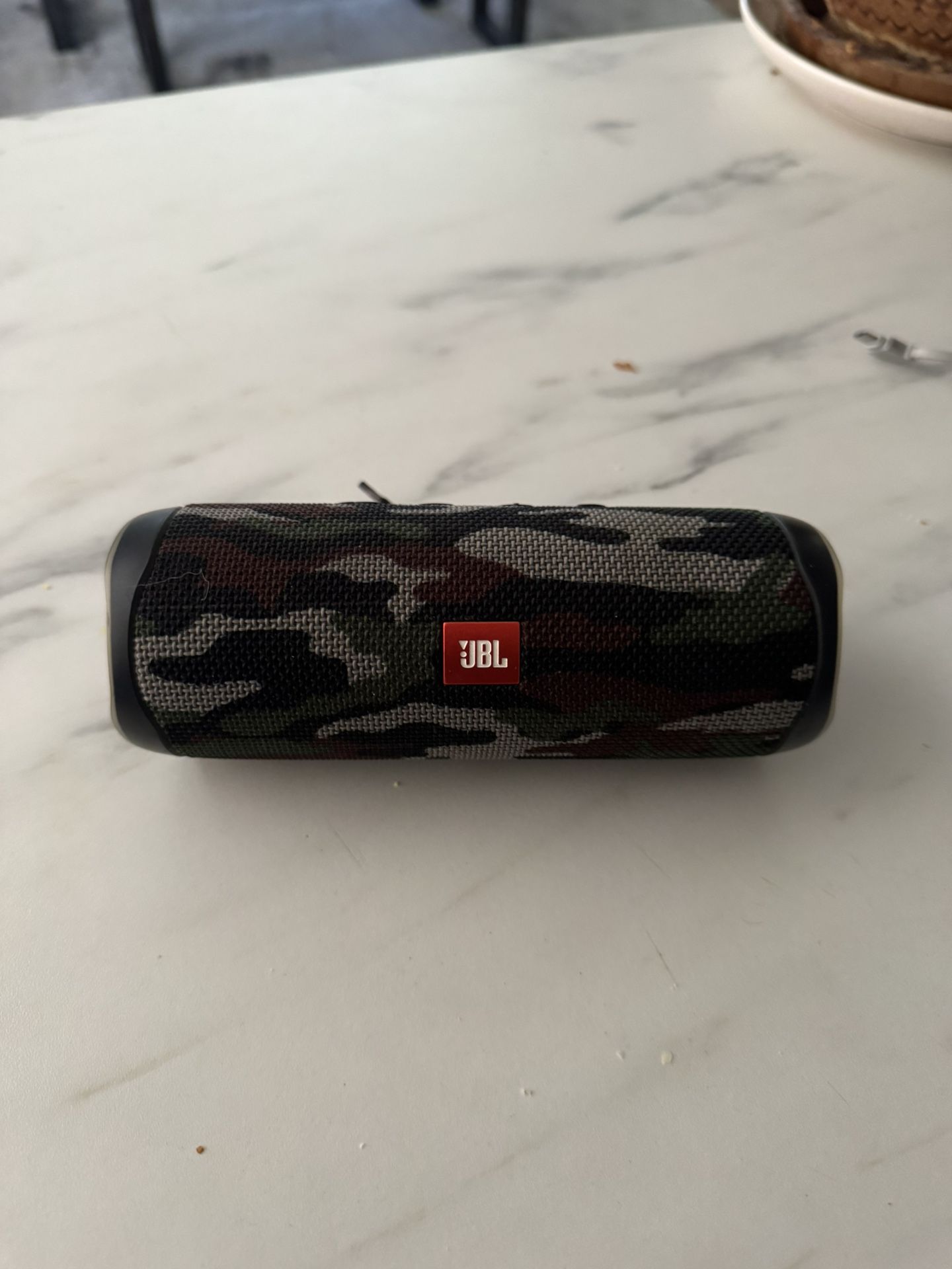 JBL Camo Flip5 Portable Speaker