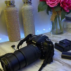 📸 Nikon D7100 DSLR Camera Bundle – Like New