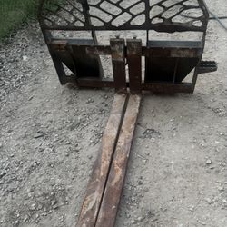 Skid Steer Pallet Forks