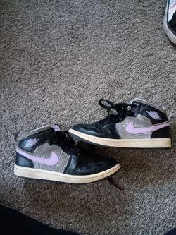 4 Pairs of Girls 1Y Shoes.