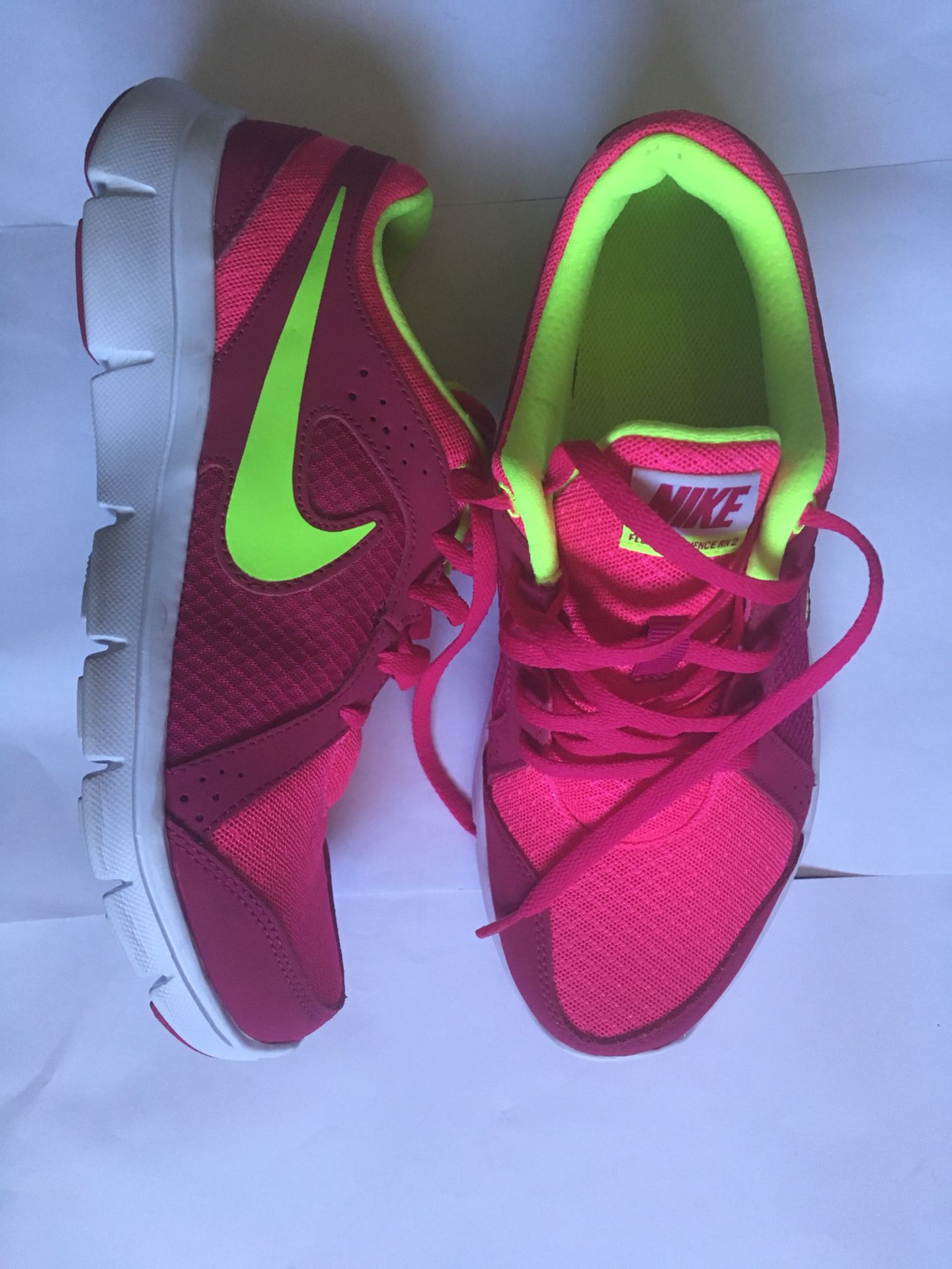 Nike shoes. Nike Experience RN 2 . Pink, Size US 5.5Y ( UK 5, EUR 38, cm 24) for Sale CO - OfferUp