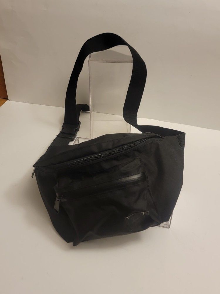 Hershel Supply Cross Body Bag