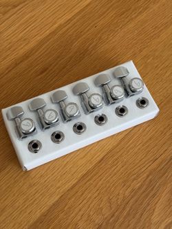 Fender locking tuners