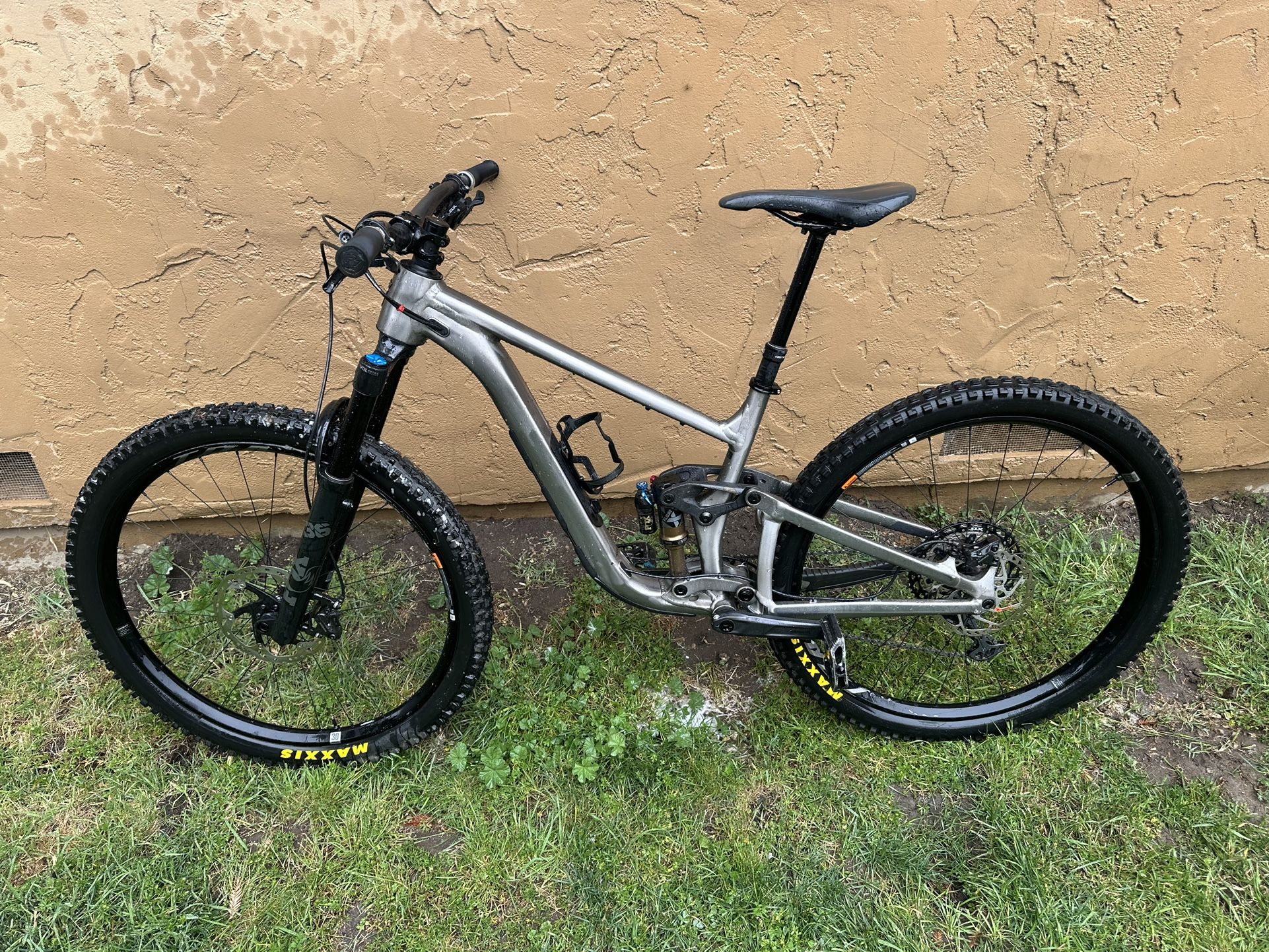 2024 Giant Trance x Medium
