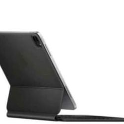 Apple Magic Smart Keyboard Folio MXQU2LL/A for Apple 12.9 iPad Pro 3rd 4th Gen
NEW NEVER USED!