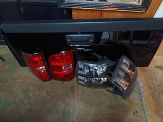 tailgate for Chevy hd 2500 and lights