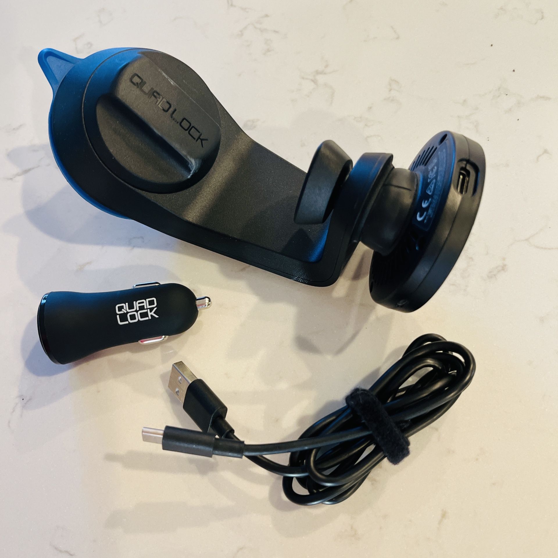 Quad Lock Car - Suction Mount with USB Charging Cable and Car Charger 
