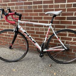 Fuji Newest 1.0 Road Bike