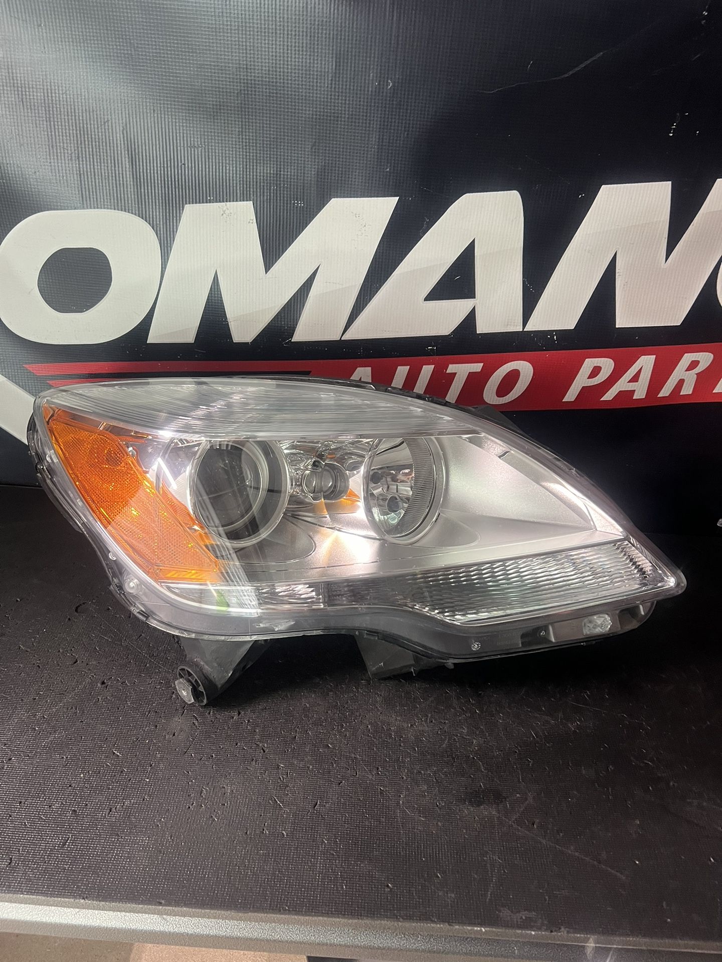 2011-2013 Mercedes Benz R Class Headlight