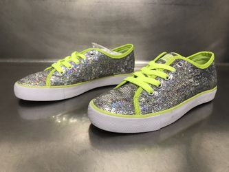 NWT Gotta Flurt Silver Sequined Pizazz G Dance Sneaker With Neon Yellow Trim and Laces - Size 3