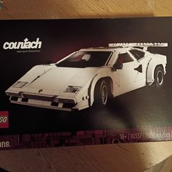 Brand New  Countach Lamborghini 1506 Piece Lego
