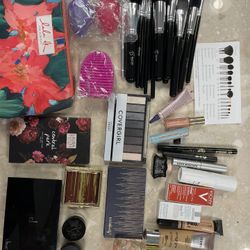 Huge Makeup Lot - Eyeshadow Palettes, Brushes, Blenders And More! 