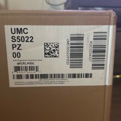 New In Box Whirlpool Countertop Microwave