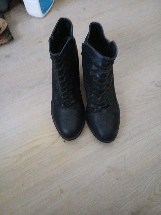 Woman's Dover Boots Leather Short